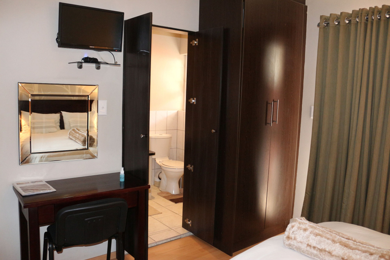 Bedroom 4, Amjicaja Guesthouse, Walvisbay Urban