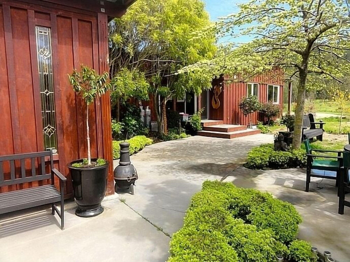 Exterior & Views 2, Matai Huka Boutique Accommodation, Kapiti Coast