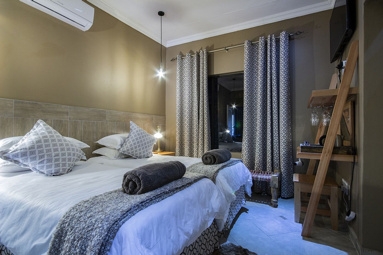 Bedroom 21