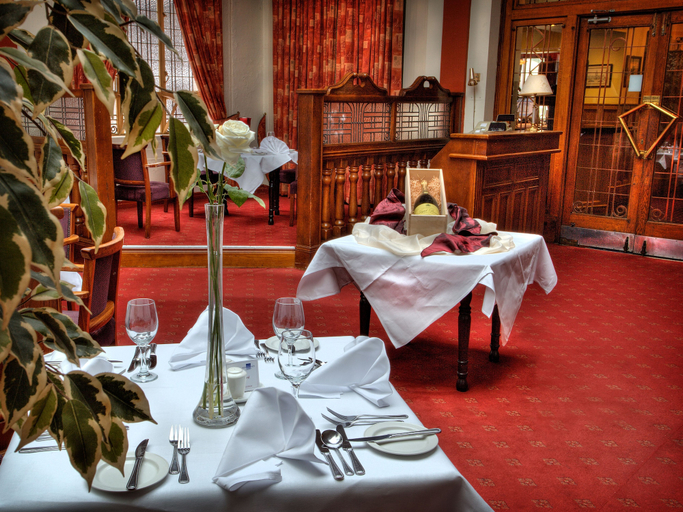Food & Drinks 5, The Lucan Spa Hotel, Dublin