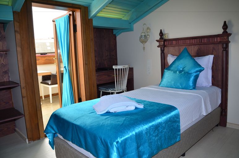 Bedroom 3, Orchis Hotel, Ayvalık