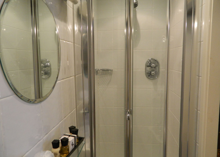 Bathroom 4, Black Horse Inn, Calderdale