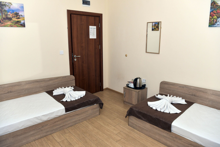Bedroom 3, Twain Apart & Rooms, Stolichna