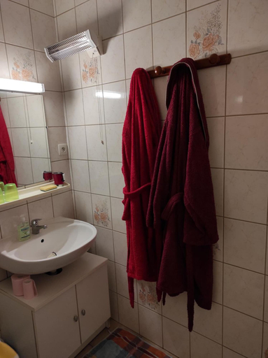 Bathroom 3, La Guguenaie, Morbihan