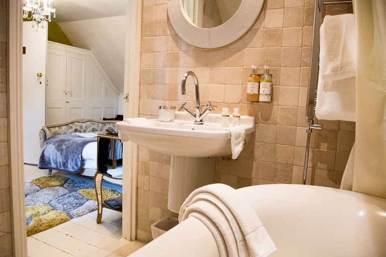 Bathroom 4, The Miller Of Mansfield Goring, West Berkshire