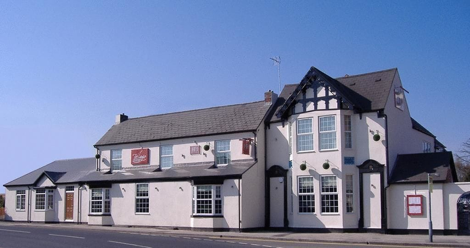 Exterior & Views 2, Lucarelli Inn, Sandwell