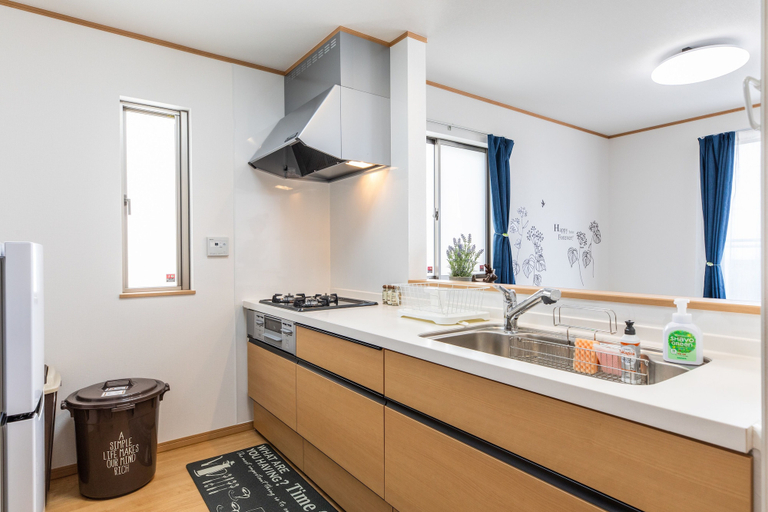 Bathroom 4, Morley1, Kin