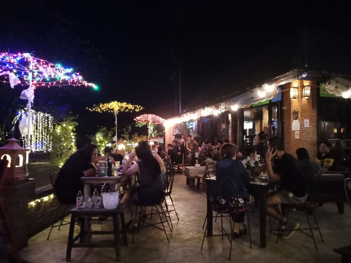 Food & Drinks 5, SaimoonburyResort, Chai Prakarn