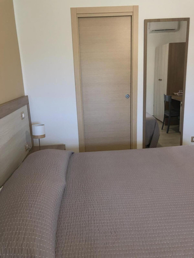 Bedroom 2, Villa Santangelo, Salerno