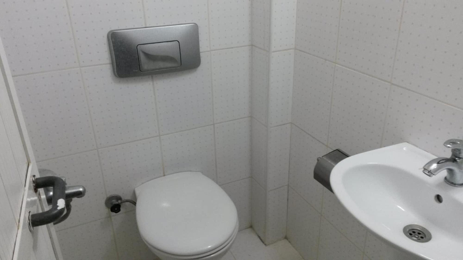 Bathroom 4, AYSAHOTEL, Beyoğlu
