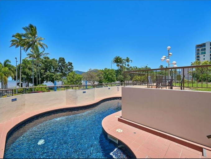 Sport & Beauty 5, Cairns Ocean View Apartment in Aquarius, Cairns
