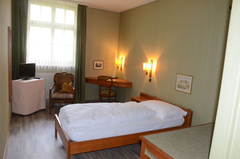 Bedroom 3, Hotel Restaurant Löwen Worb, Konolfingen