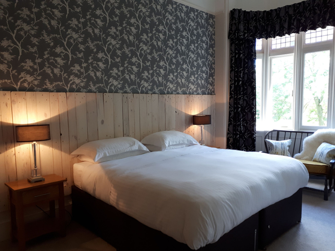 Bedroom 2, The Priory, Herefordshire