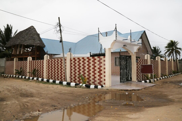 Exterior & Views 2, Dalma Lodge, Magharibi