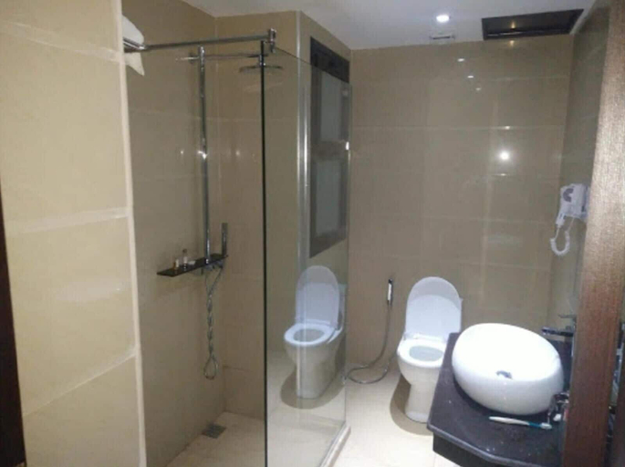 Bathroom 3, Assala, Oran
