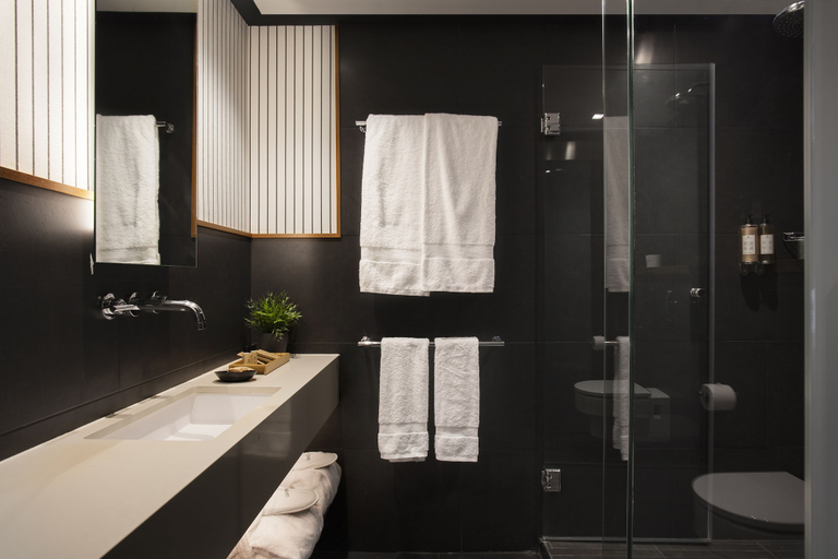 Bathroom 5, Hotel Casa Elliot, Barcelona