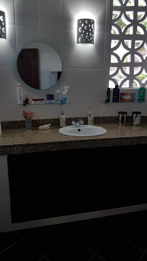 Bathroom 3, Madiba 2 Cottage, Msambweni