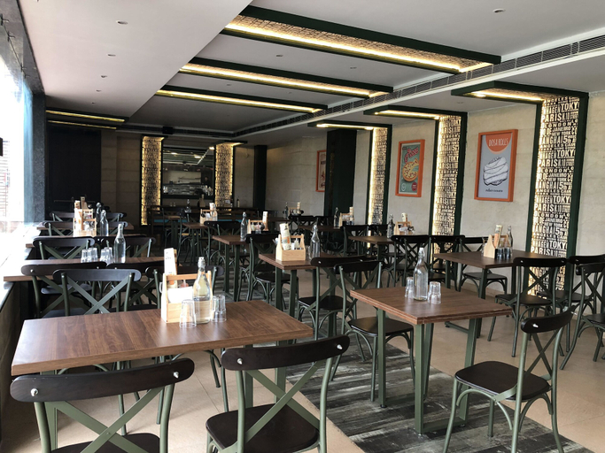 Food & Drinks 5, Kingston Resort, Kanpur Nagar