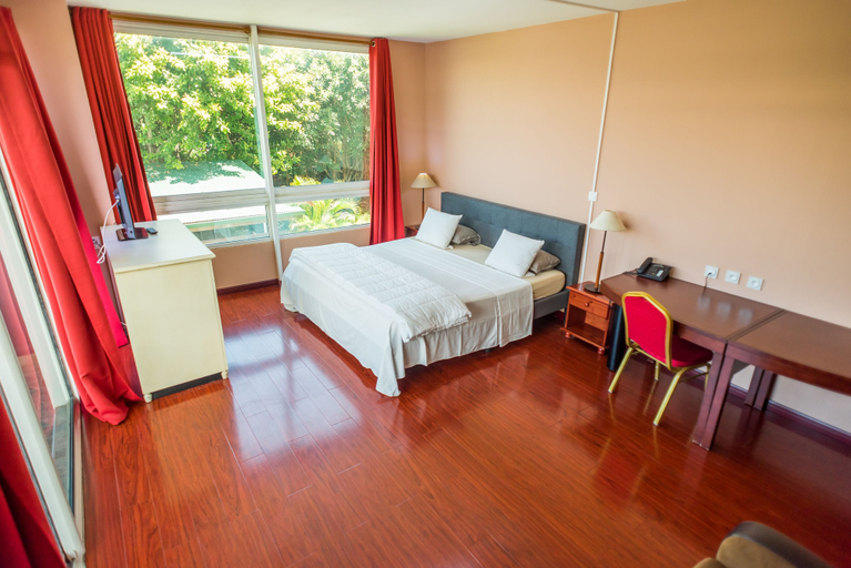 Bedroom 2, Hotel Sarah Nui