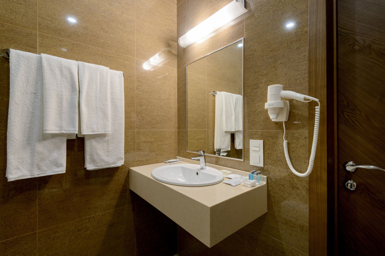 Bathroom 5, Park Wood Hotel, Novosibirskiy rayon