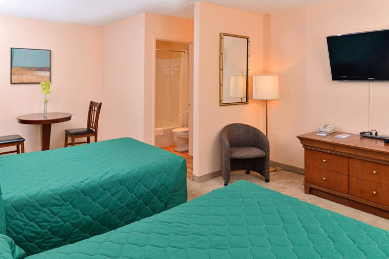 Bedroom 3, Canadas Best Value Inn Whitecourt, Division No. 13