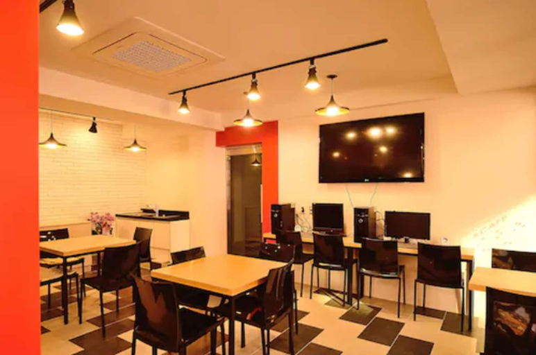 Food & Drinks 5, Red Guest House, Jung