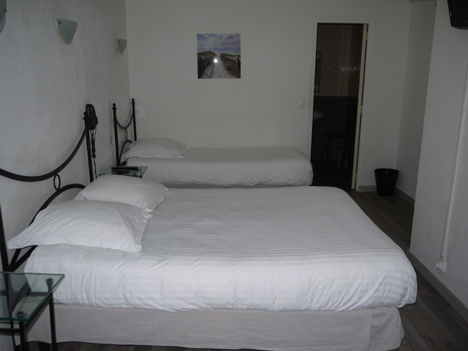 Bedroom 2, Hôtel du Portalet, Var