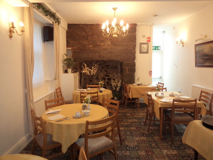 Food & Drinks 3, Ivy House, Gwynedd
