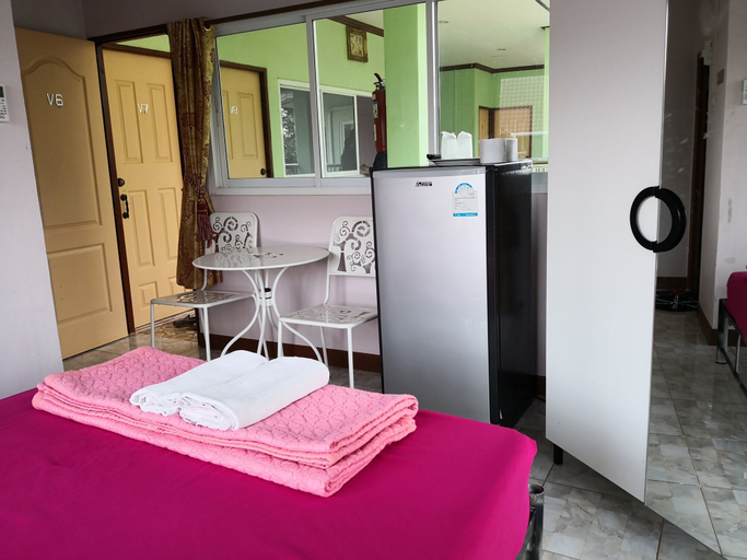 Bedroom 3, Turfan Hotel and Tigger Park, Phon Charoen