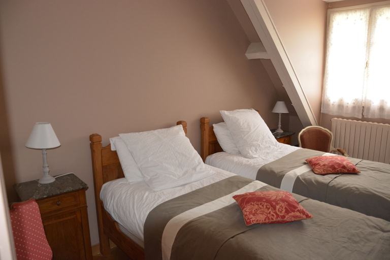 Bedroom 2, Chambre d'hotes Le Clos de Provins, Seine-et-Marne