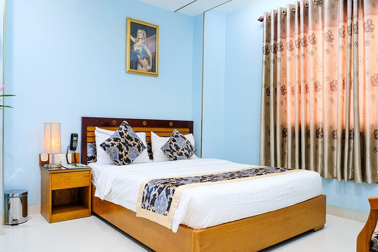 Bedroom 3, Ken Hotel, District 10