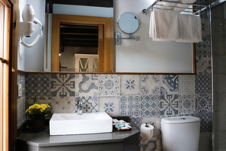 Bathroom 3, Hotel Villa Fontanas, Burgos