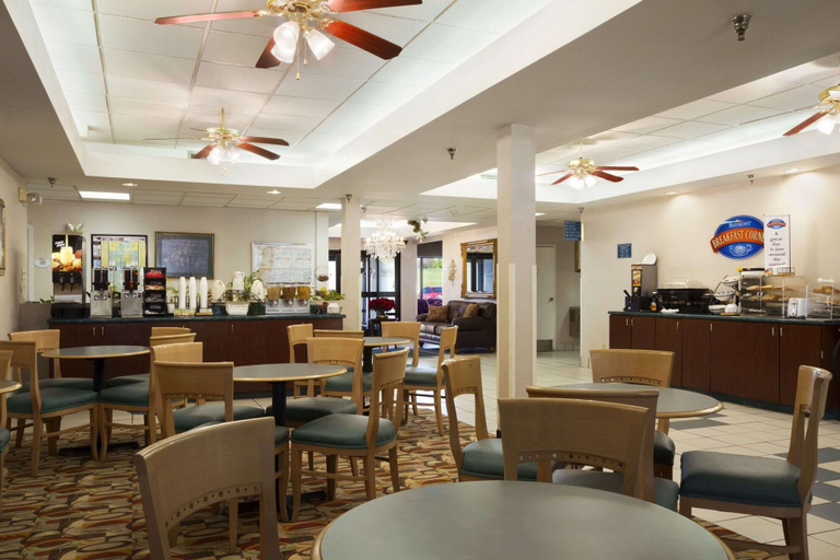 Food & Drinks 5, Baymont by Wyndham Crossville, Cumberland
