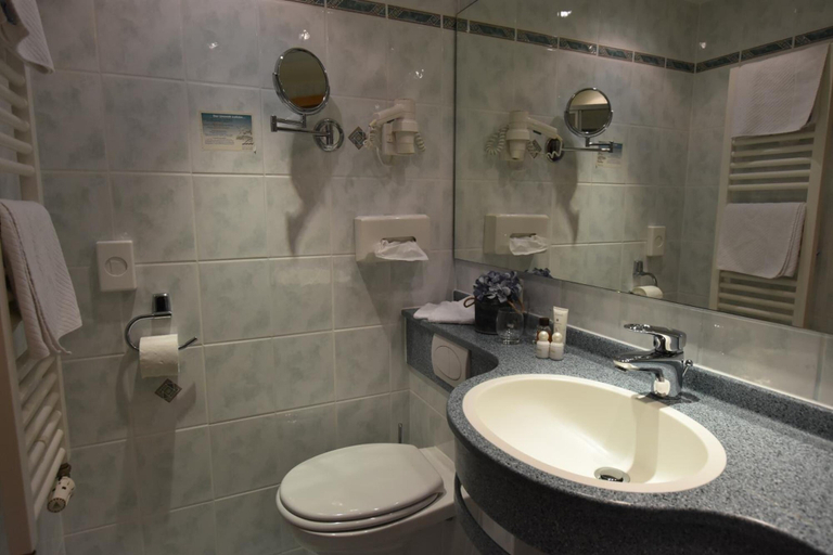 Bathroom 3, Zollersteighof, Zollernalbkreis