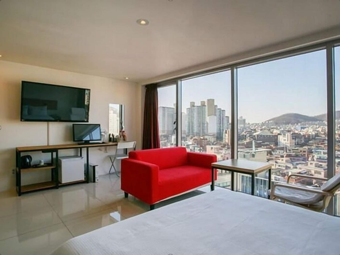 Bedroom 2, Lavilla Hotel, Eun-pyeong