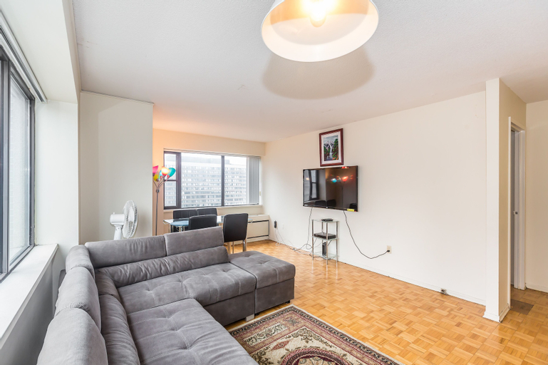 Others 5, Toronto Furnished Living - Gerard St. E, Toronto