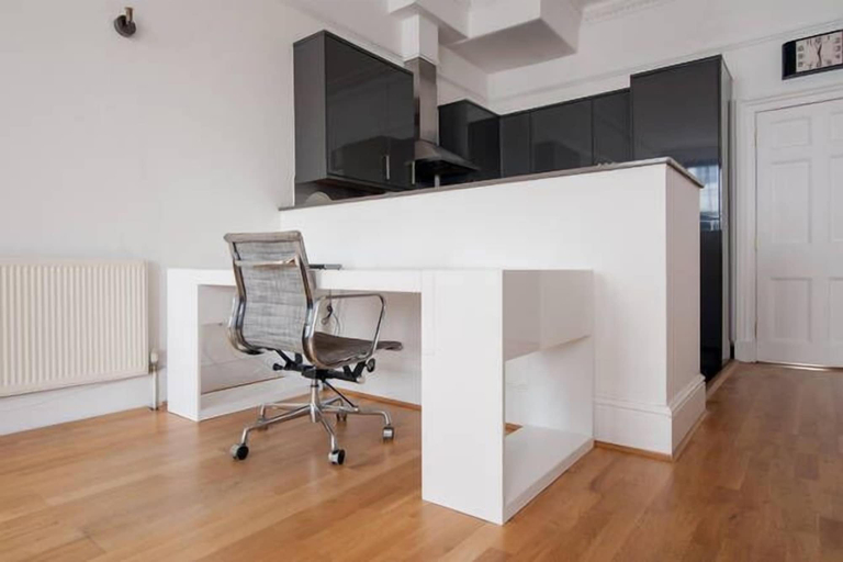 Others 4, Queens Circus Serviced Apartment, Gloucestershire