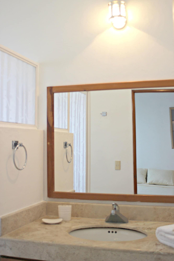 Bathroom 5, B and B SiPlaya, Cozumel