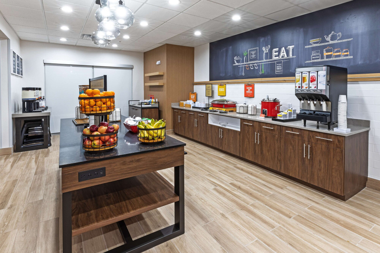 Food & Drinks 5, Hampton Inn & Suites Canyon, Randall