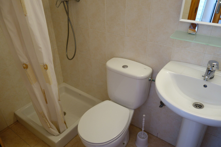 Bathroom 3, Apartament Gelpi, Girona