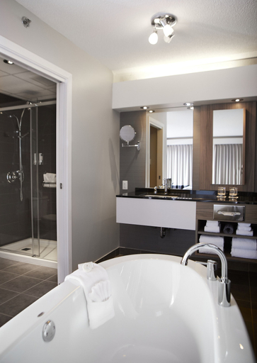 Bathroom 4, Hôtel Cofortel, Communauté-Urbaine-de-Québec