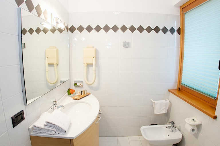 Bathroom 5, Locanda San Lorenzo, Belluno