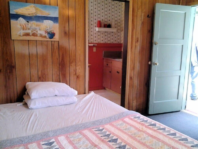 Bedroom 3, Huntington Lake Resort - Campsite, Fresno