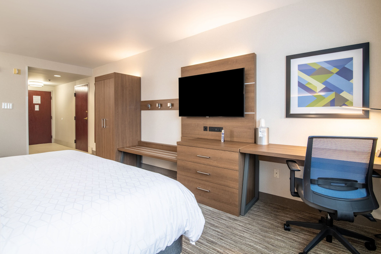 Bedroom 5, Holiday Inn Express PLYMOUTH by IHG, Plymouth
