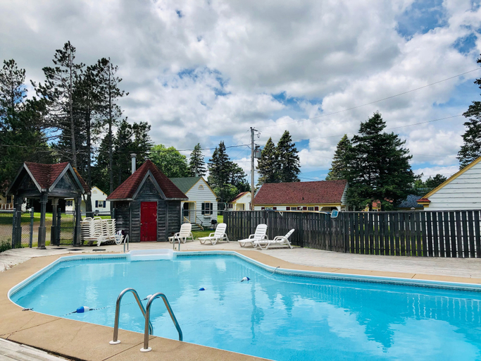 Sport & Beauty 5, Green Gables Bungalow Court, Queens