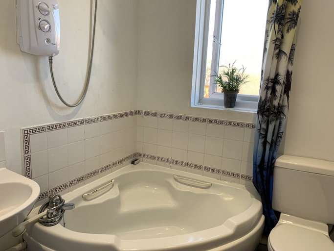 Bathroom, Eskdaill Place Apartment, Northamptonshire