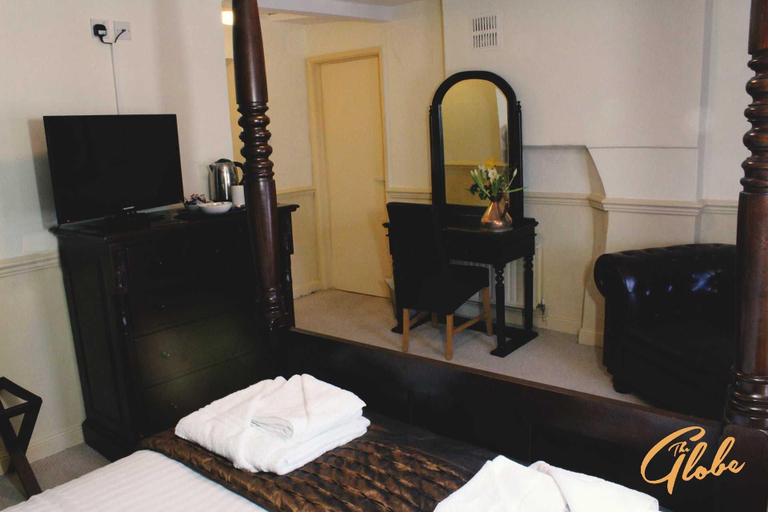 Bedroom 2, The Globe Inn, Devon