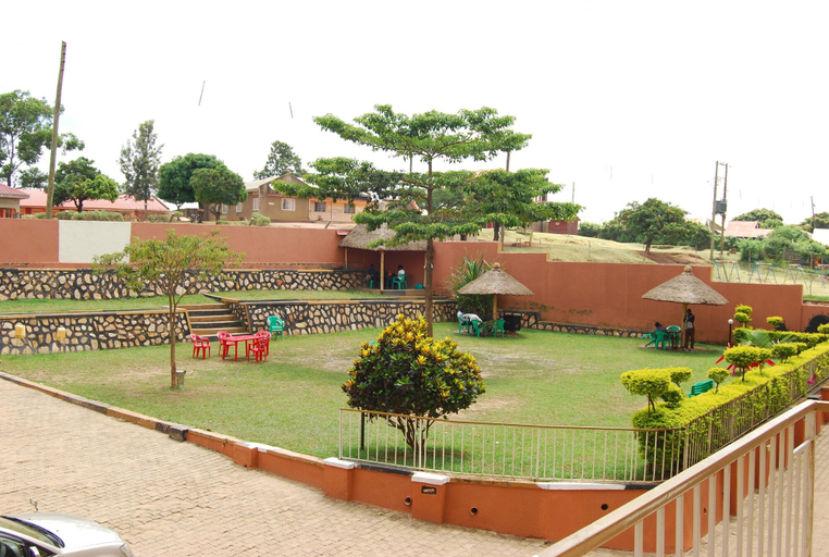 Exterior & Views 2, Pride Travellers Hotel, Buwekula