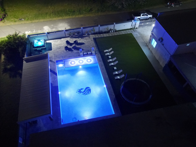 Sport & Beauty 4, Luxury 5BD Loft in Prime Location