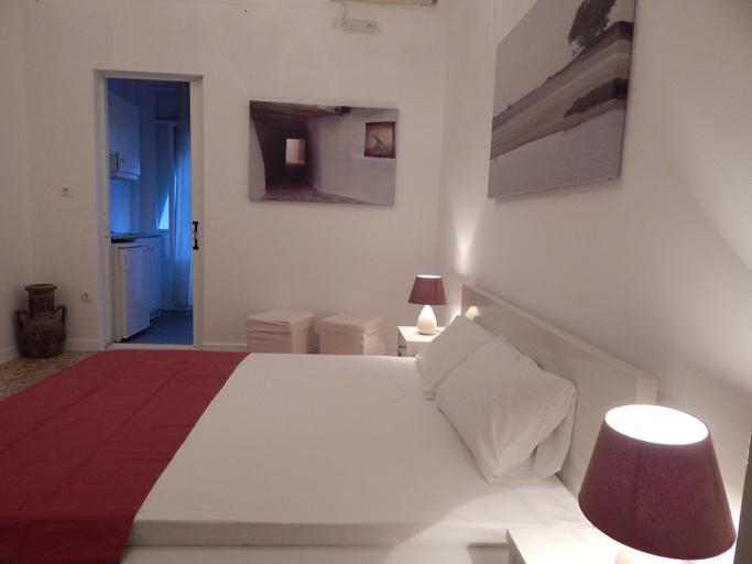 Bedroom 3, Hotel Helmos, South Aegean